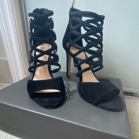 Vince Camuto - Kirsi Woman’s cage suede, black dress sandal. Size 10. - Picture 4 of 11